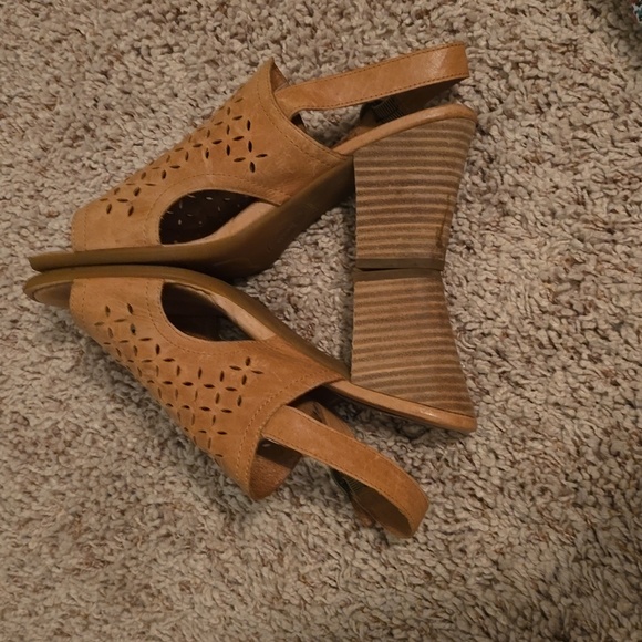 Born Leather Peep Toe Women's Tan Heeled Sandals Size 11 (07gw1) - Picture 5 of 10